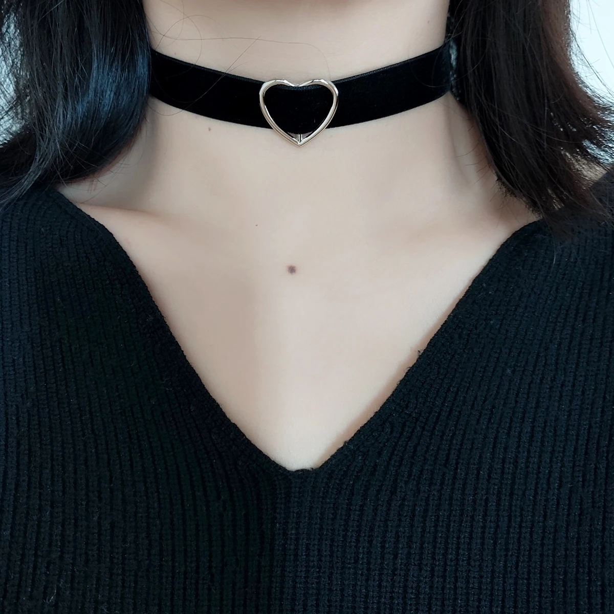 Simple vintage black velvet with love choker neck with collar neck ring Choker necklace for women