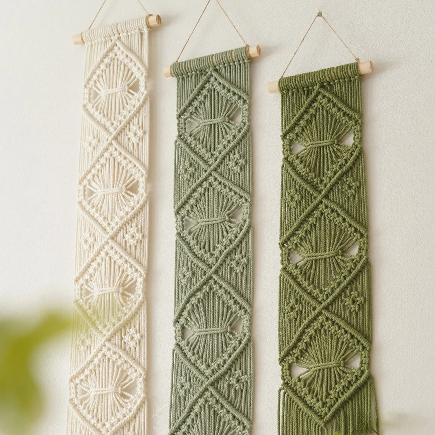 Handwoven Bohemian Wall Hanging Tapestry Green Decorative Macramé Doorway Decoration for Homestay Nordic Style Rectangle Cotton