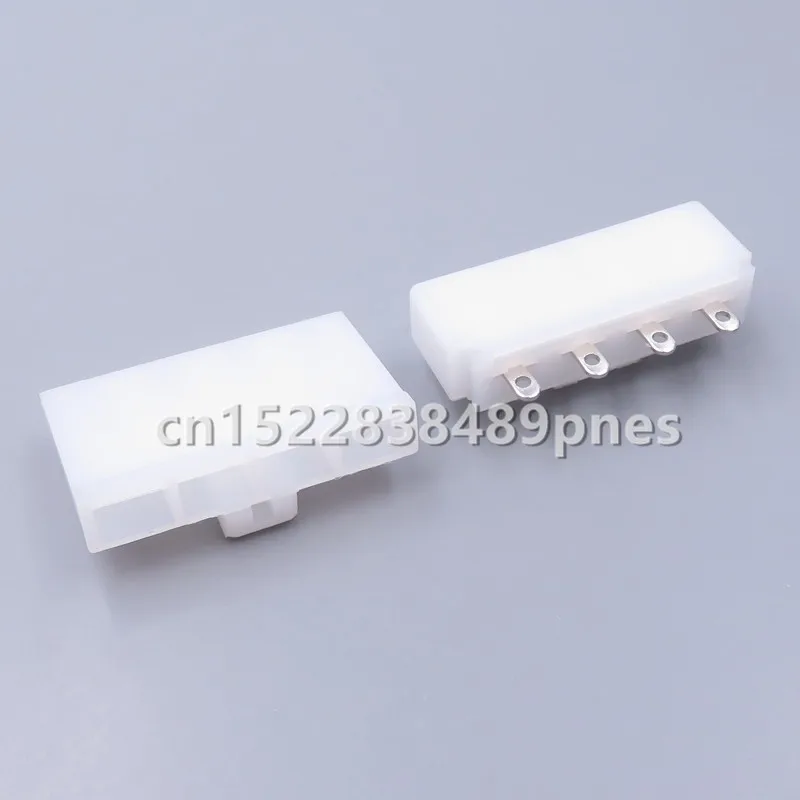 4 Pole Auto Wiring Connector PP0323802 Car Plug With Terminals