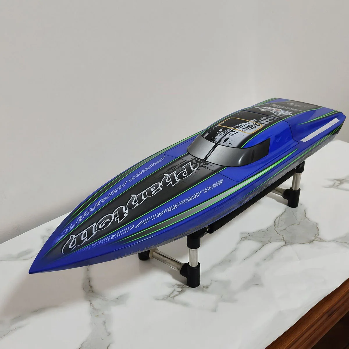 Barco de Controle Remoto RC Speed Boat 84cm Phantom, Feito de Fibra de Vidro, Modelo de Barco RC