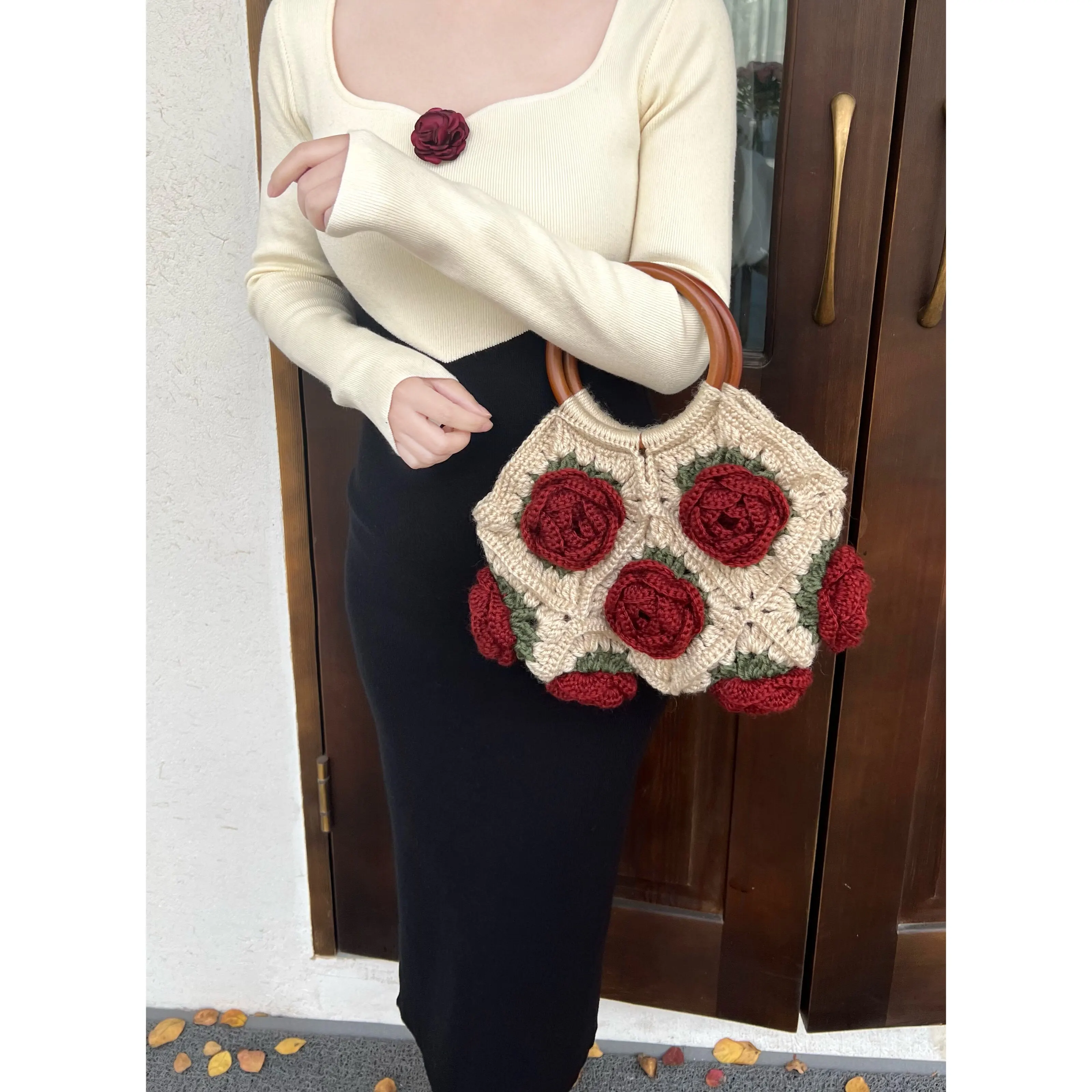 

French Elegant Spring Girls Romantic Yarn Bag Gentle Red Camellia Knitted Soft Circular Dating Sweet Fashionable Lady Handbag