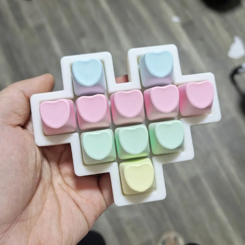 Creative PBT Loving Heart Keycaps Stress Relief Finger Friendly Fidget Keycaps 11 Keys Colorful Mechanical Keyboard Keys Gift