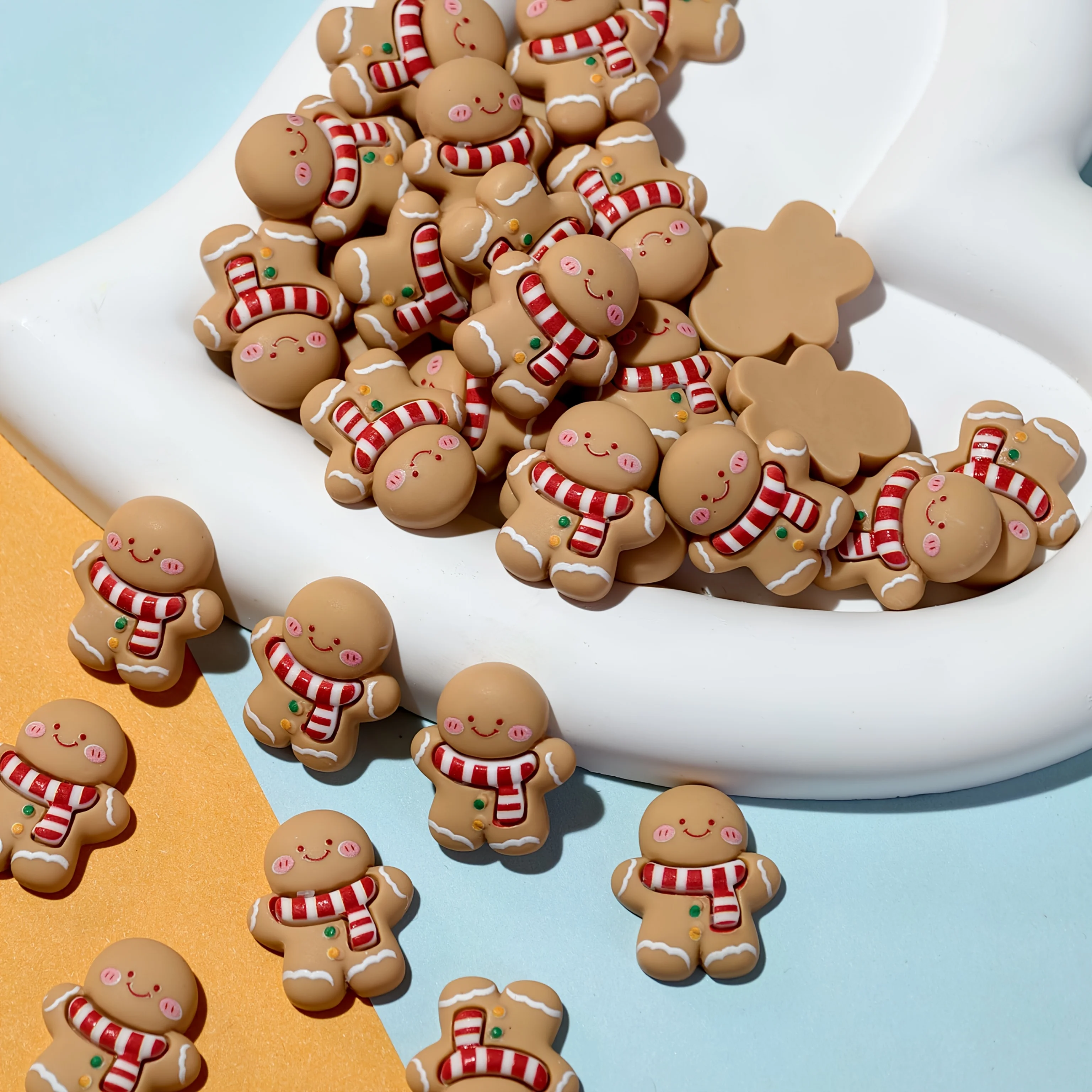 Weihnachts-Lebkuchen – langlebige Harzdekorationen zum Basteln, Schlüsselanhänger – für Feiertagsdekorationen und Geschenke, bezaubernde Ornamente – Detail 2