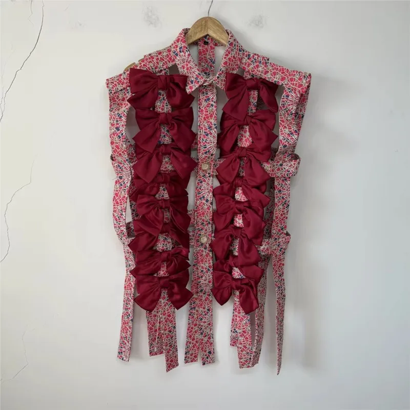 gilet-sans-manches-pour-homme-style-urbain-decore-d'un-nœud-papillon-brode-raye-et-ajoure-pour-spectacle-de-danse-et-spectacle-en-direct