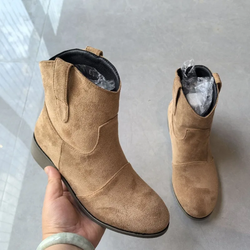 รองเท้าบูทผู้หญิงแบบสปริง รองเท้าบูทหุ้มข้อแบบแบน ผิวกำมะหยี่ สองชั้น ด้านในทำจากหนังหมู พื้นรองเท้าทำจากยาง