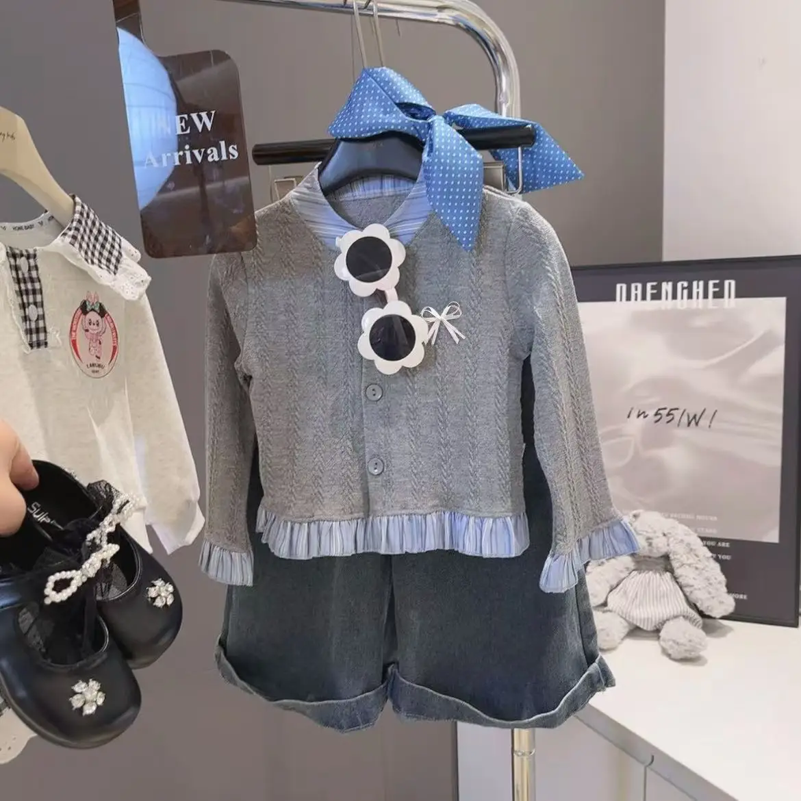 Kids Girls Kintted Cardigan Cute Lace Stitching Color False Two-piece Shirts 2025 New INS School Wear Sweaters Outwear Clothing