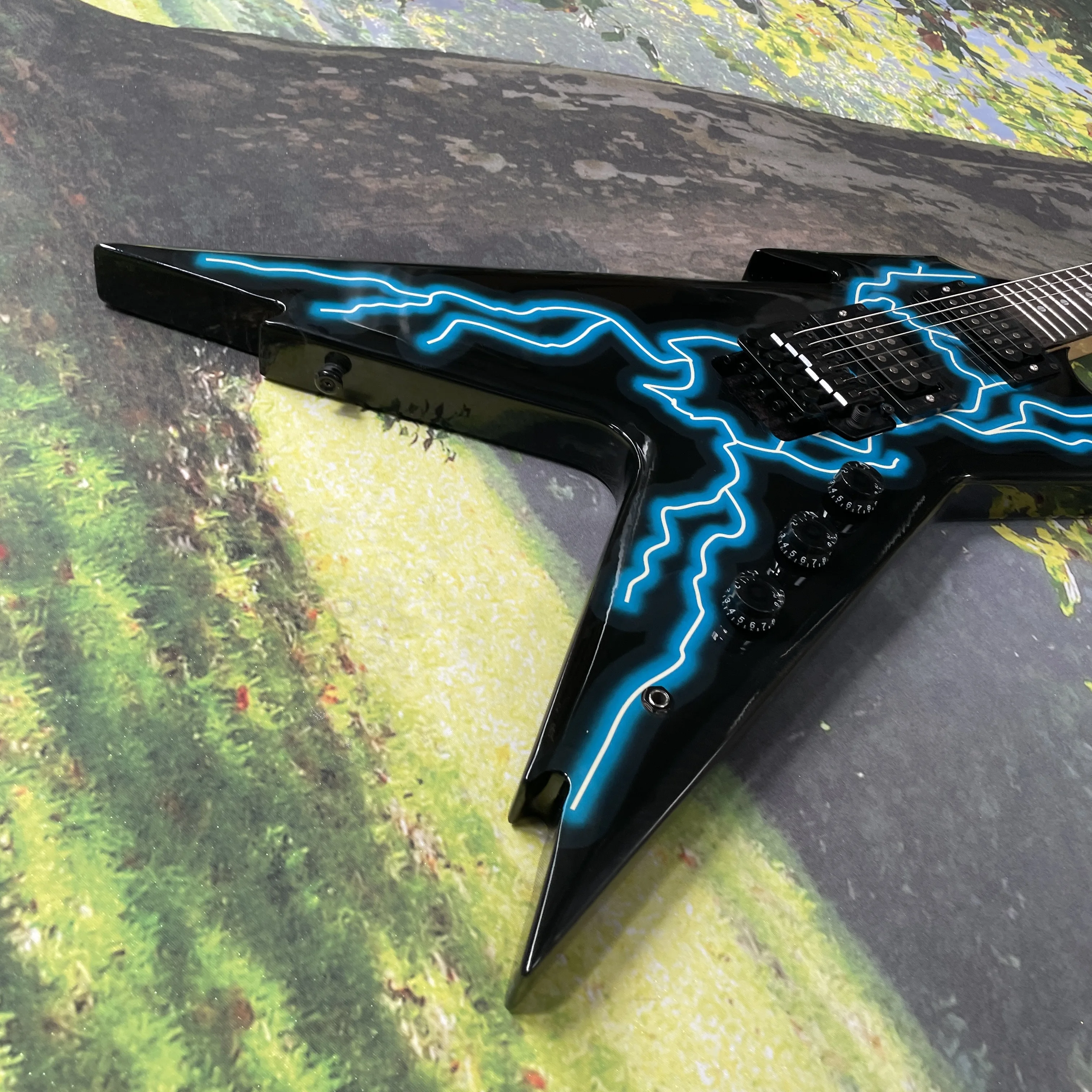 غيتار كهربائي مع سطح نمط النمر ، ترصيع قذيفة ملونة ، أزرق فاتح ، نظام اهتزاز ، 6 سلاسل ، 22F #4