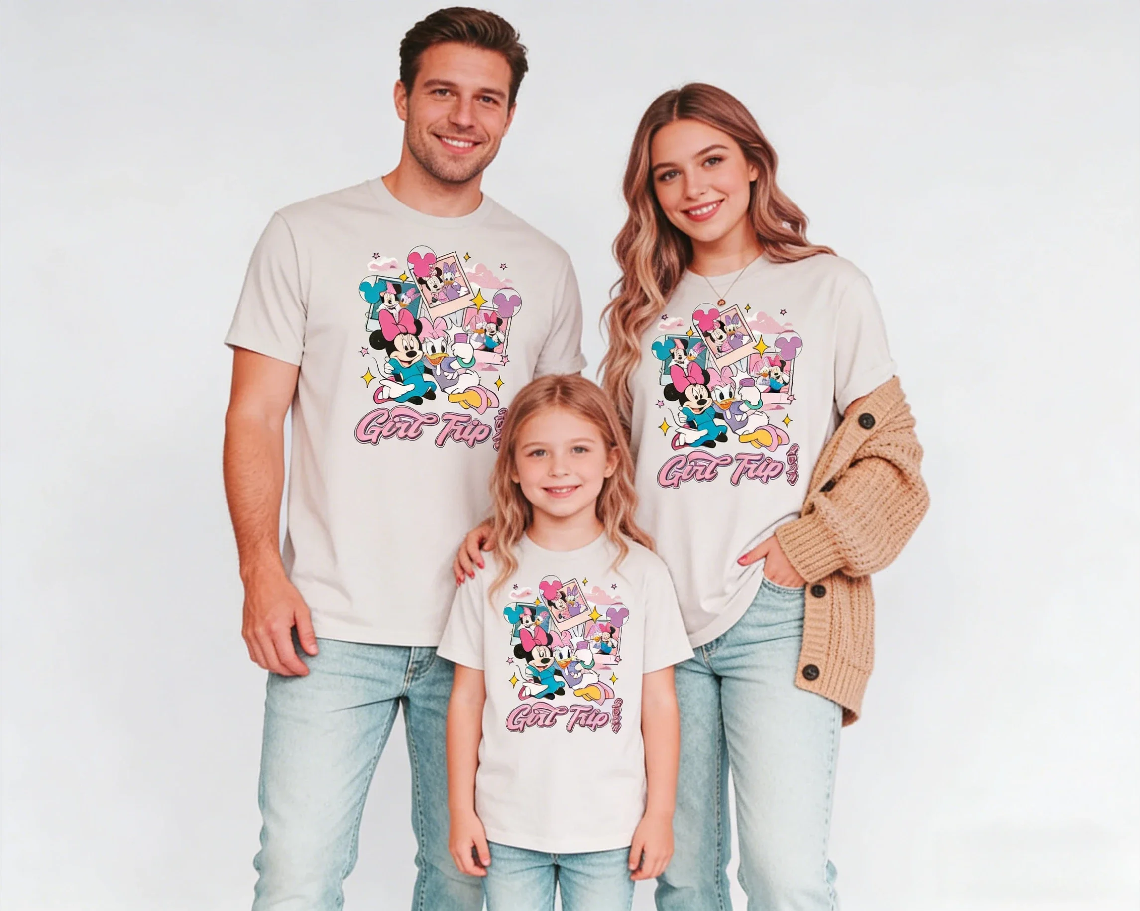 Summer 2026 Minnie and Daisy Girlfriends Printing Easy Travel Theme Short Sleeve T-shirt Adult Parents Children's Coat