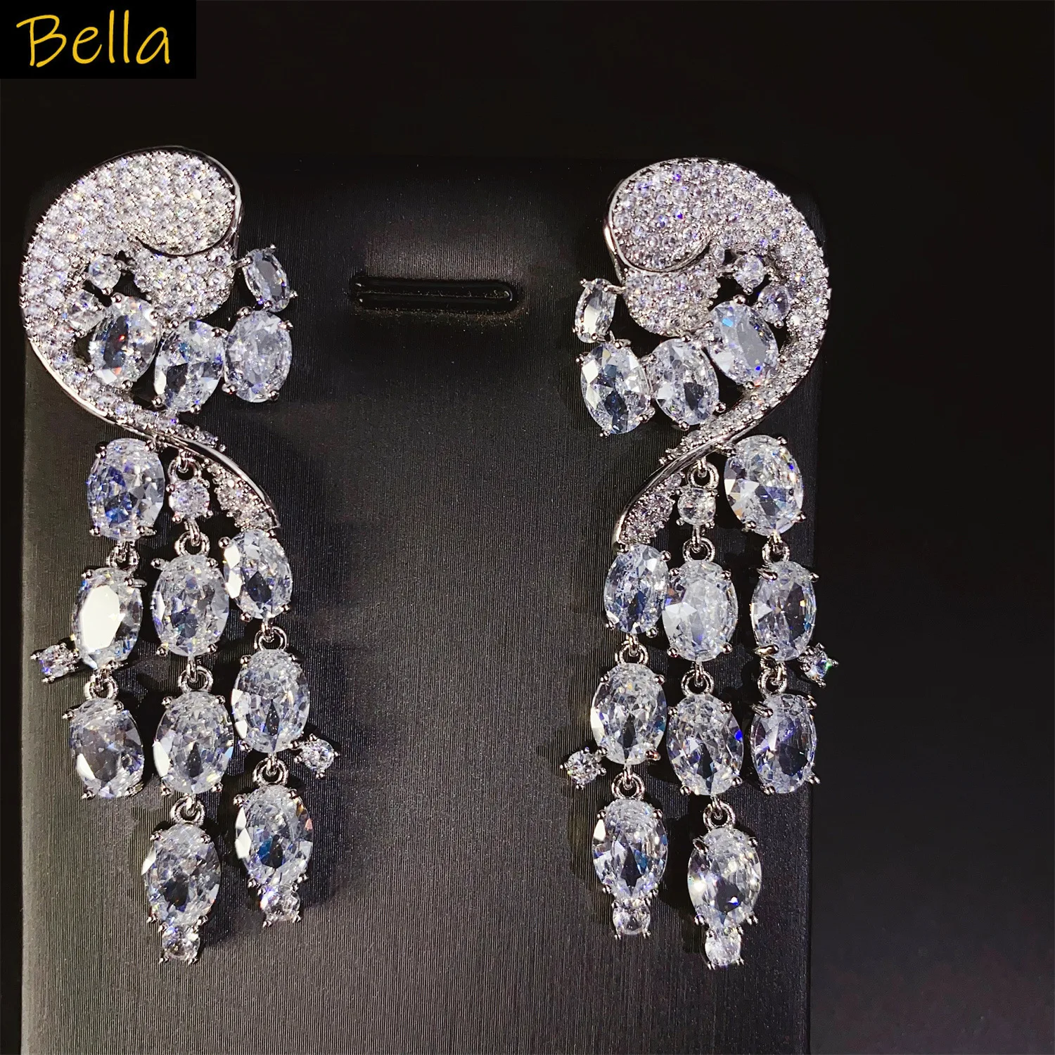 مجوهرات فاخرة فريدة من نوعها أقراط زركونيا للنساء أبيض وأخضر وأزرق بيضاوي متدلي أقراط شرابة للحفلات المسائية