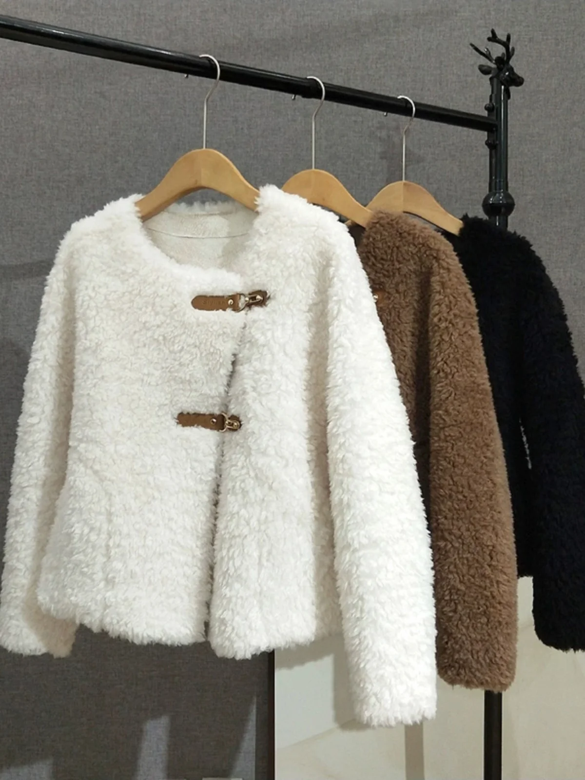 

100% Australian Lamb Fur Grass Coat Sheep Cut Fleece Fur Integrated Coat Women's Leather Buckle Short Round Neck Autumn/Winter