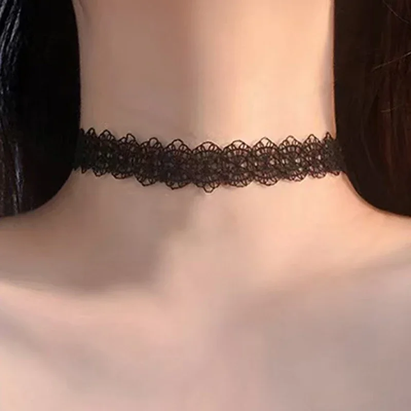 Vintage Lace Choker for Women Exquisite Elegant Necklace Simple Collarbone Chain Sexy Fashion Versatile Jewelry Gift Pour Femme
