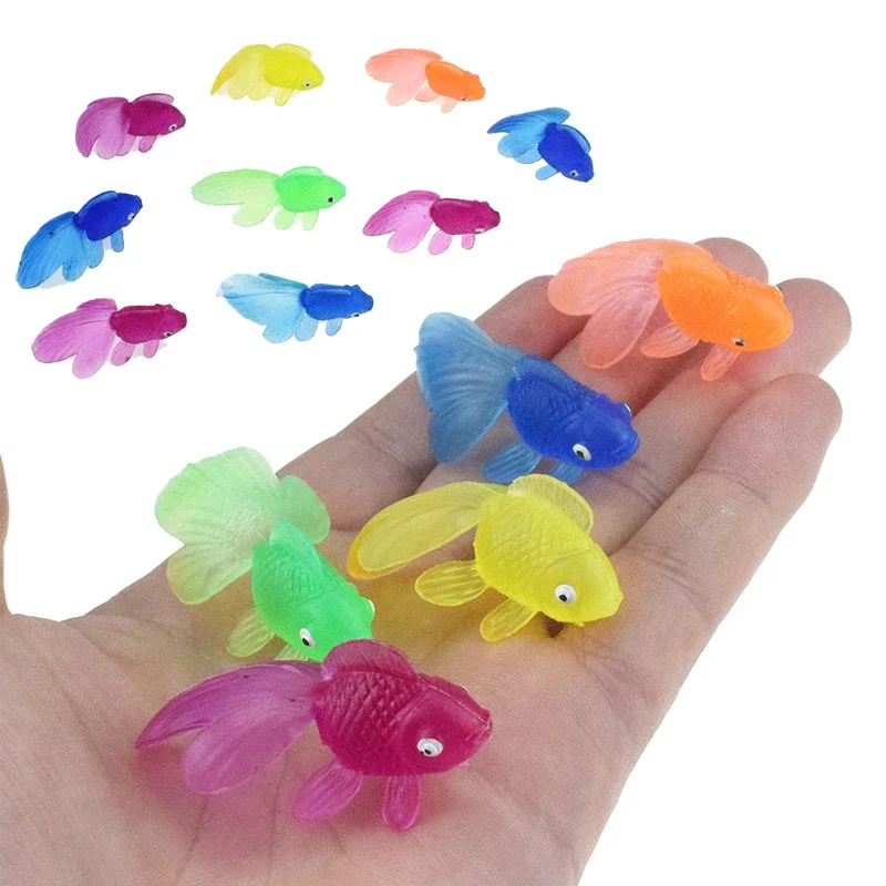 10 Stück zufällige weiche Gummi Gold Fisch Baby Bad Spielzeug für Kinder Simulation Mini Goldfisch Wasser Kleinkind Spaß Schwimmen Strand Geschenk