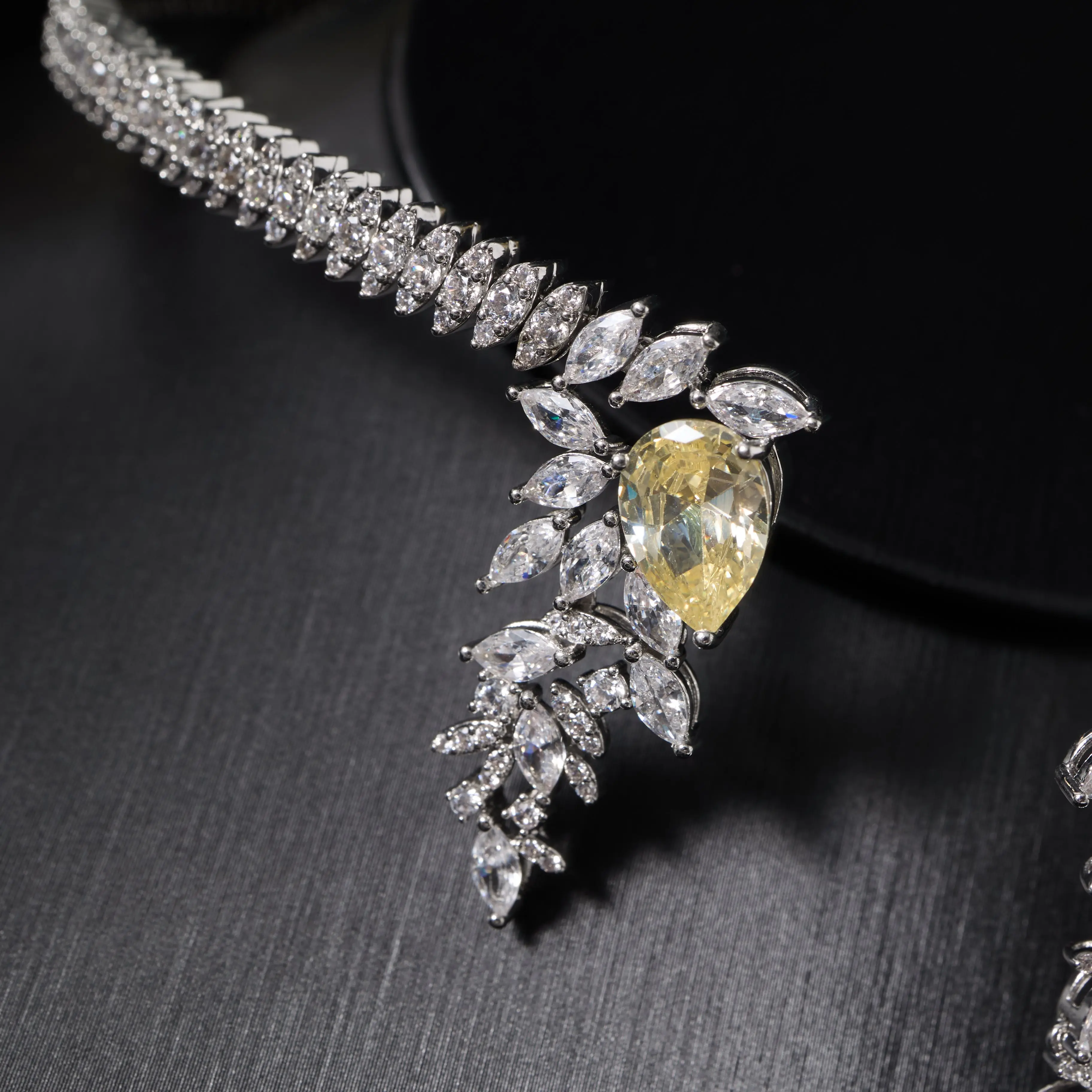 IN JEWELIFE 00051  Bridal Cuff Necklace Sets for Women Cubic Zirconia Choker Jewellery Set Dubai Saudi Party Engagement Accessor