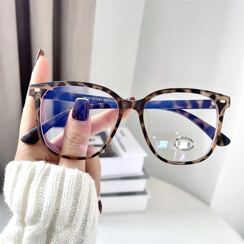 Wooden Color Woman Glasses TR90 Material Square Shape Frame Glasses Blue Light Blocking Man Glass