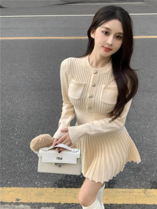 Spicy Girl High end Sexy Slim Fit Long sleeved Underlay Knitted Dress Women\'s 2024 Autumn/Winter Small Tall Pleated Skirt DS2T