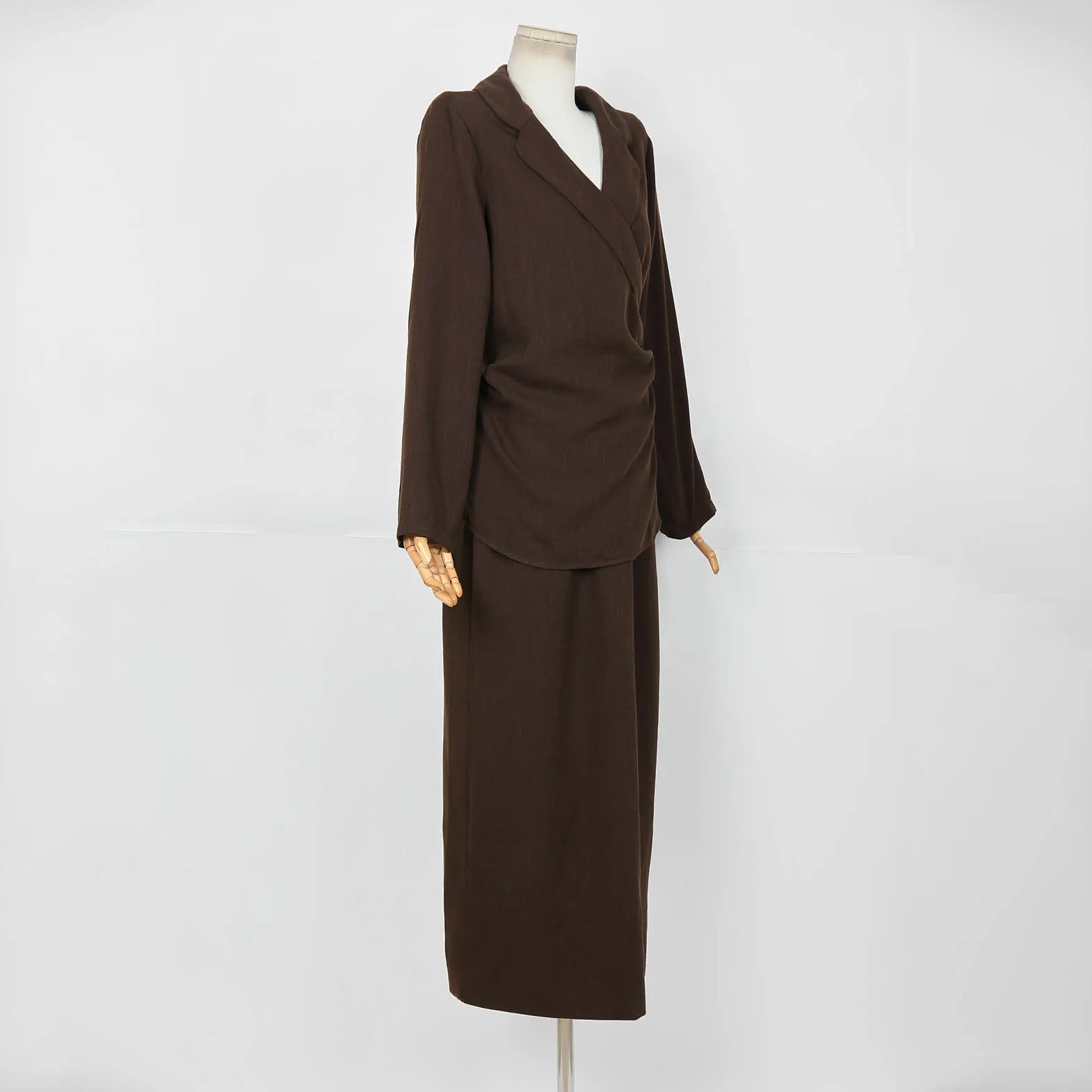 طقم بليزر نسائي عتيق وتنورة طويلة لربيع 2025 بدلة أنيقة للمكتب للسيدات باللون البني بأكمام طويلة ملابس رسمية عصرية