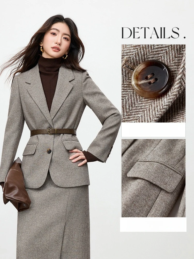 SENTUBILA المرأة السترة معطف الخريف 2025 جديد التباين اللون انفصال حزام مكتب ركاب موضة ملابس خارجية أنيقة 154XA3830