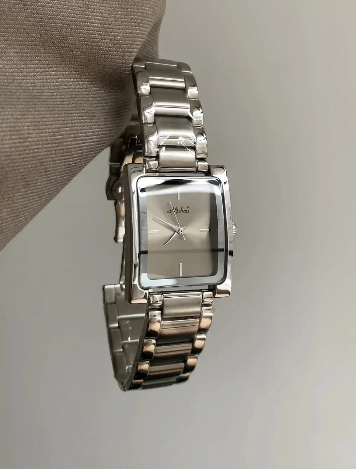 

Classic high-end fashion commuter square large dial steel band silver versatile quartz watch for women Ladies luxury watch