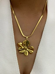 Peri'sbox European and American Fashion Gold Plated Flat Snake Chain Large Flower Pendant Necklace for Women Waterproof Jewelry