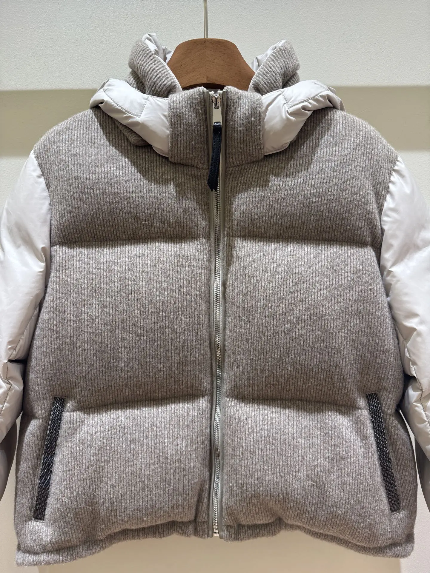 Women'S High-Quality Hooded Down Jacket (Fall/Winter 2026) – Sophisticated, Versatile, And Warm Outerwear
