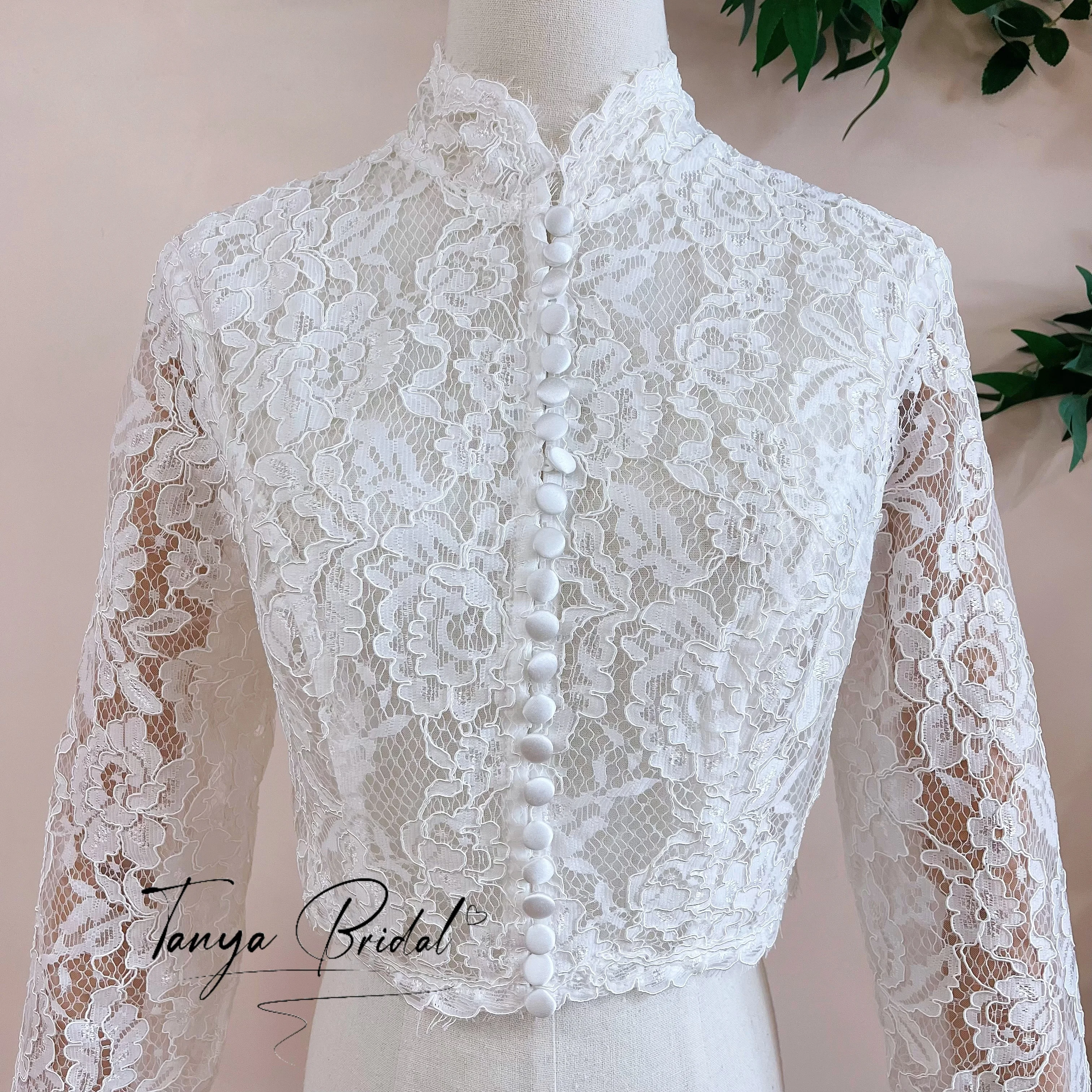 Vintage Long Sleeves Lace Wedding Jacket High Stand Neck Collar Bridal Bolero with Front Buttons for Brides DQG1255