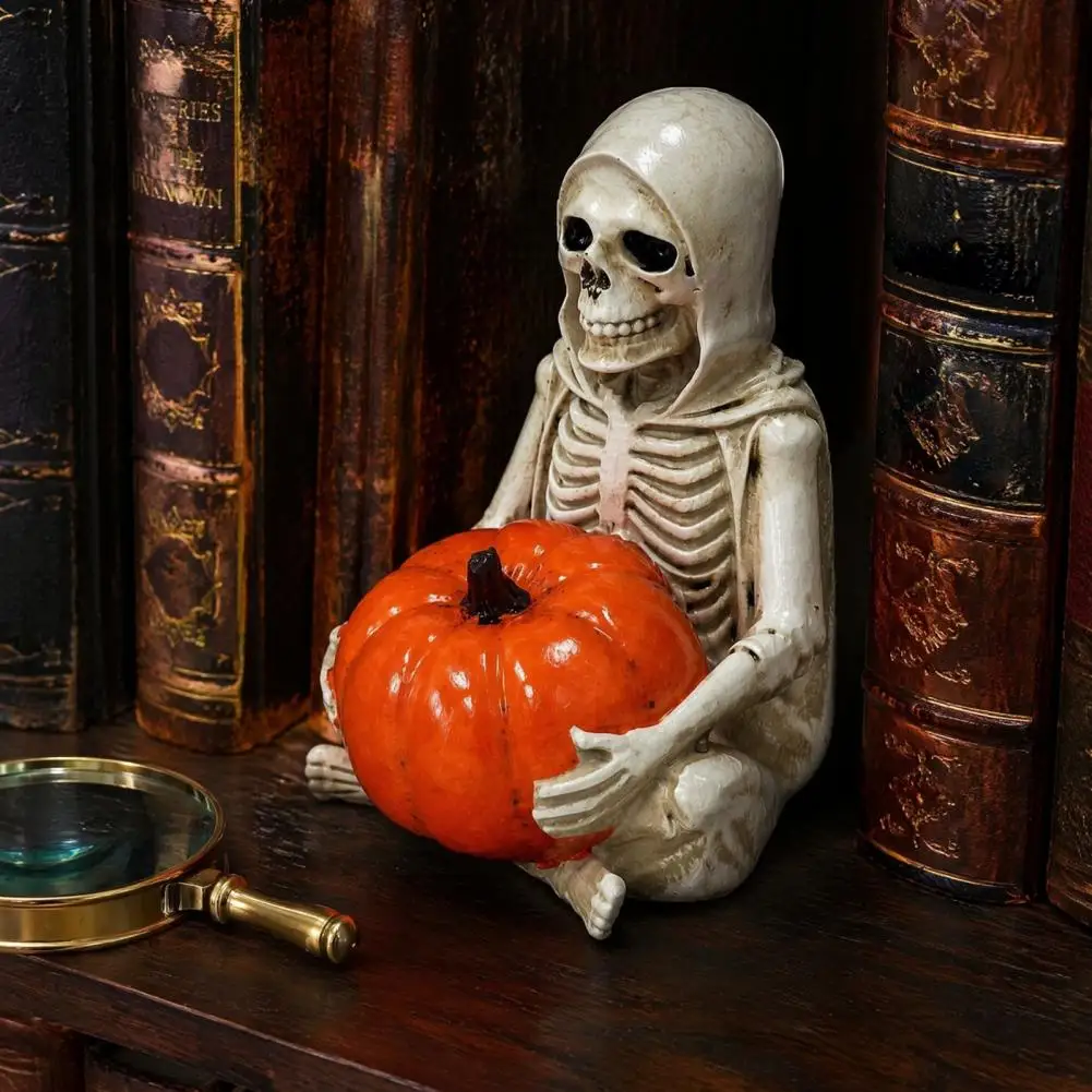 Wear-resistant Resin Craft Halloween Skull Decoration Skeleton Holding Pumpkin Figurine Resin Grim Reaper Statue Halloween