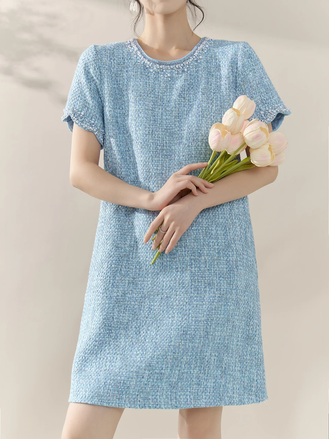 Vestido de verano de alta sociedad con temperamento de moda francesa, vestido de fiesta recto de manga corta con cuentas de industria pesada y cuello redondo para mujer