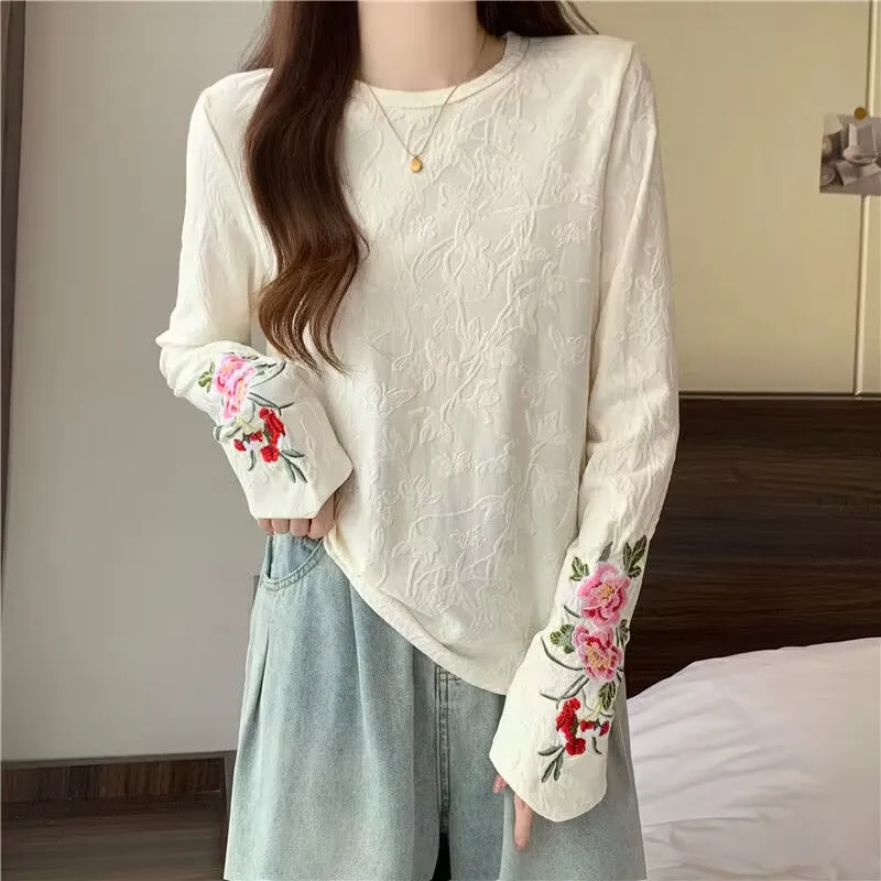 

Embroidered O-Neck Jacquard T-shirt 2025 New Women Spring Autumn Long Sleeve Casual Shirt Blouse Female Soft White Base Shirt