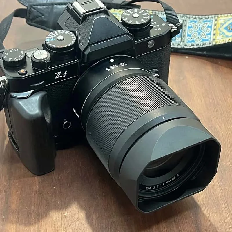 バヨネットメタルスクエアレンズフードには、ニコンNIKKOR Z50mm F1.8S