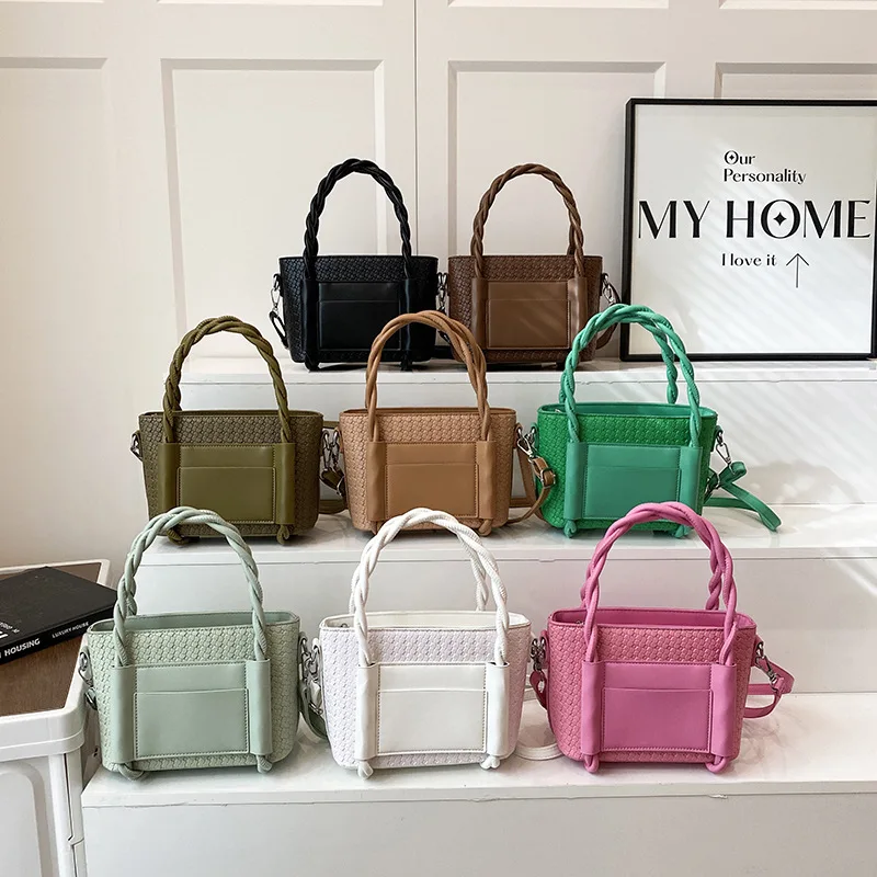 

New Trendy Woven Fashionable Small Square Bag, Twisted Flower Handbag, Trendy and Versatile Single Shoulder Crossbody Bag