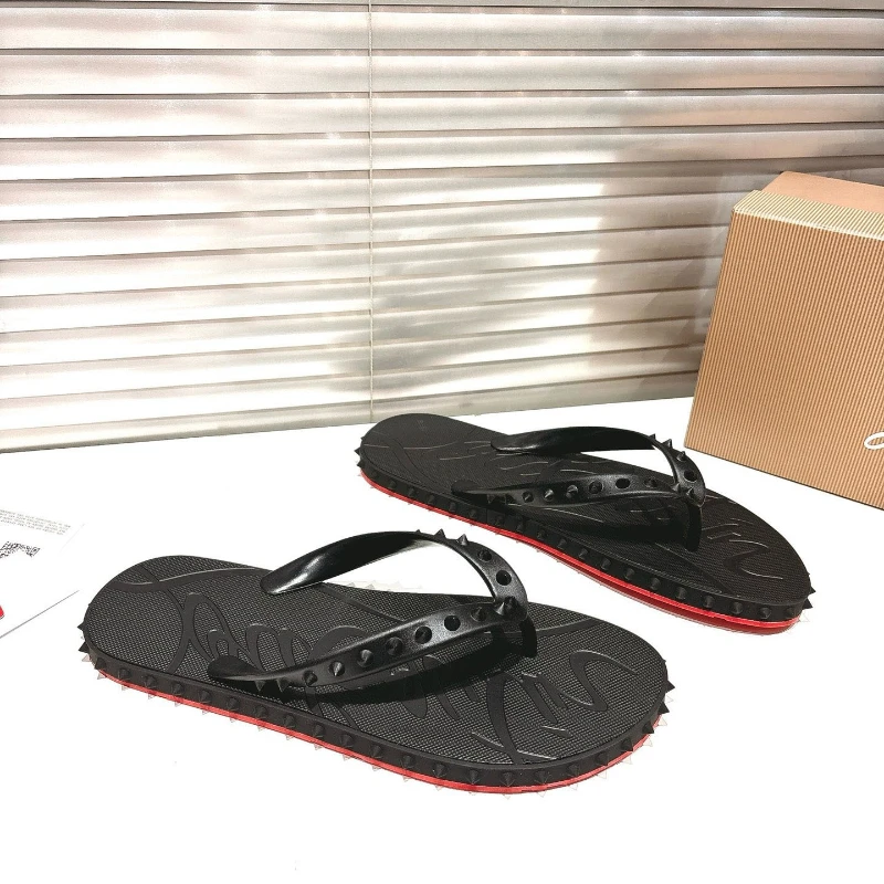 2026-new-high-end-luxury-men-flip-flops-rivets-decoration-non-slip-durable-beach-sandals-casual-designer-couple-slippers