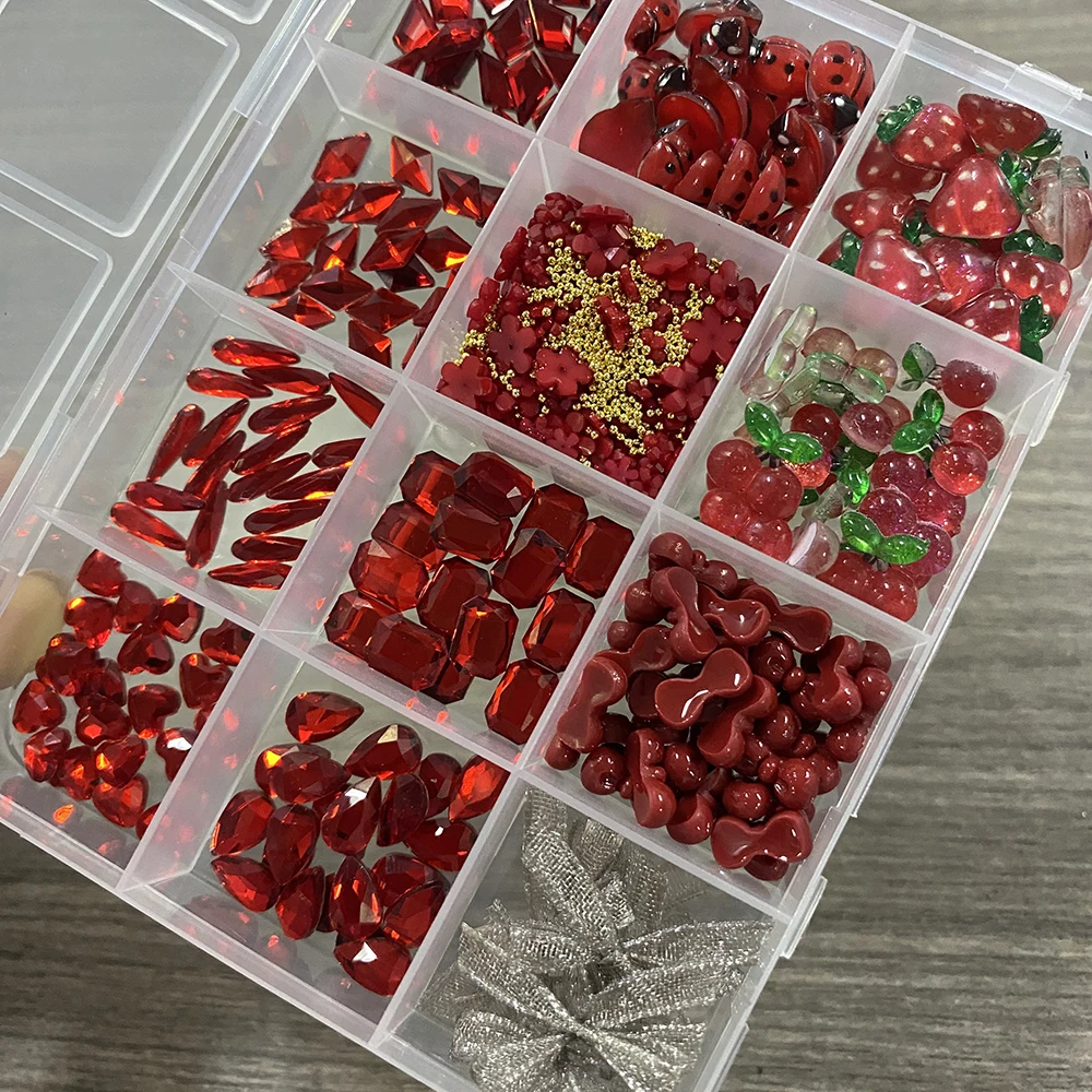 12-Gitter 3D Schleife/Kamelie/Rose/Liebe Nagelanhänger & Zubehör Nail Art Charms Set DIY handgefertigte Materialbox Manikürezubehör *^