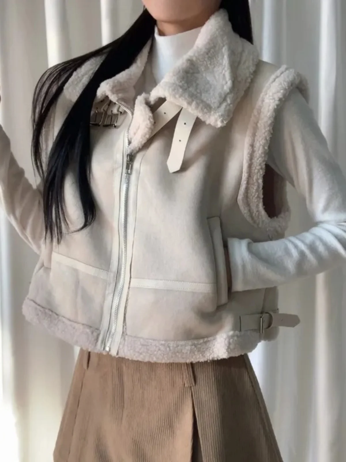 Koreańska kamizelka motocyklowa damska zimowa z futrem, skórzana kamizelka z owczej skóry z poduszkami na ramiona.