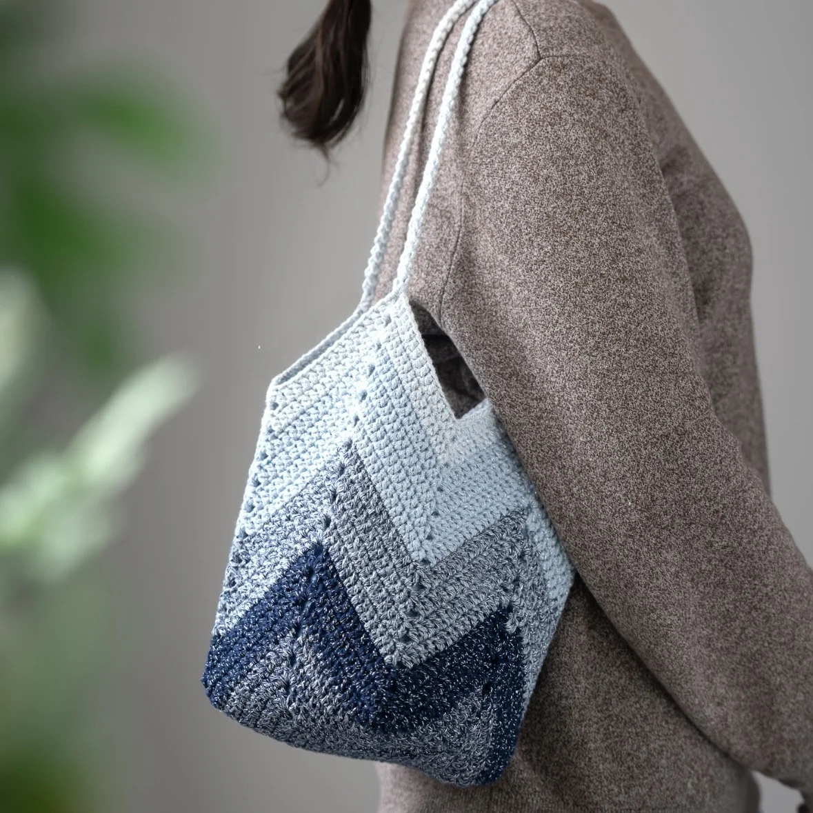 handmade-hooked-women's-shoulder-bag-basket-design-with-optional-inner-available-in-various-colors-creative-festival-gift