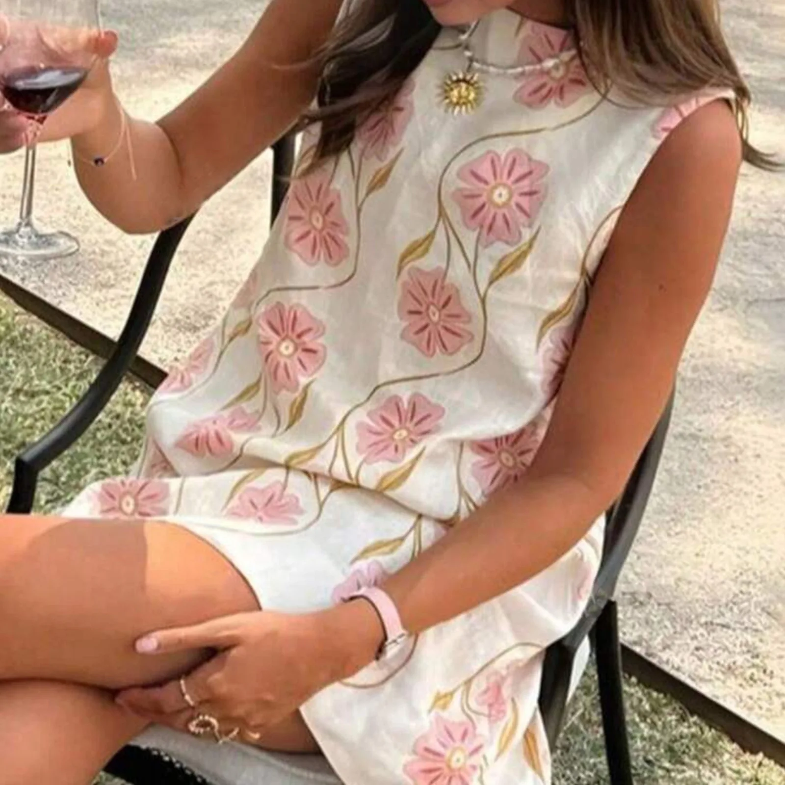 Vestido f casual rosa com estampa floral, gola redonda, sem mangas, tecido de poliéster, cintura média, saia evasê, pe...