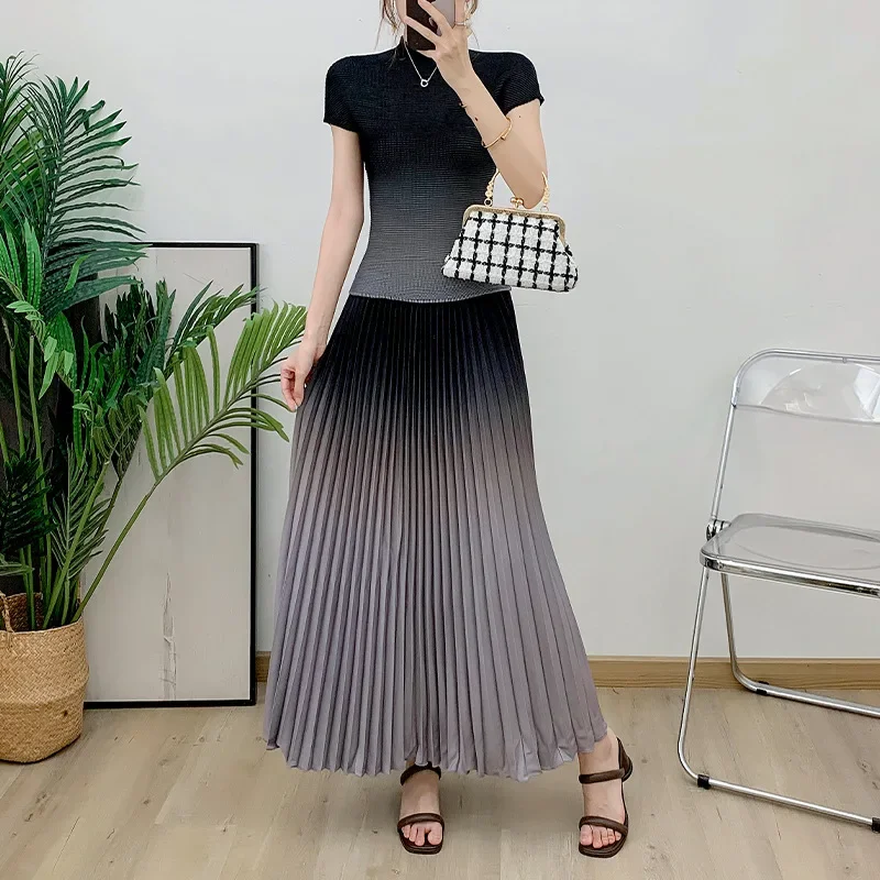 

ALSEY Gradient Gray Pleated Corn Grain Top + Temperament Pleated Half Skirt Two Piece Women's Suit 2024 Summer New