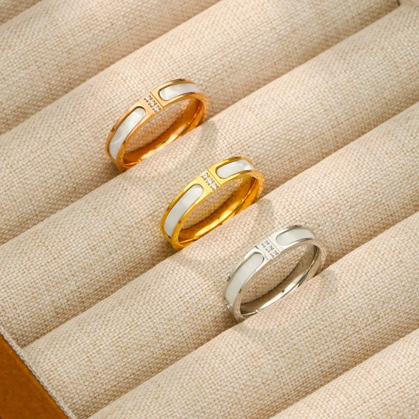 1 Piece Width 5mm Fashionable New Stainless Steel Women\'s Ring, Simple Enamel Small Cubic Zirconia Wedding rings