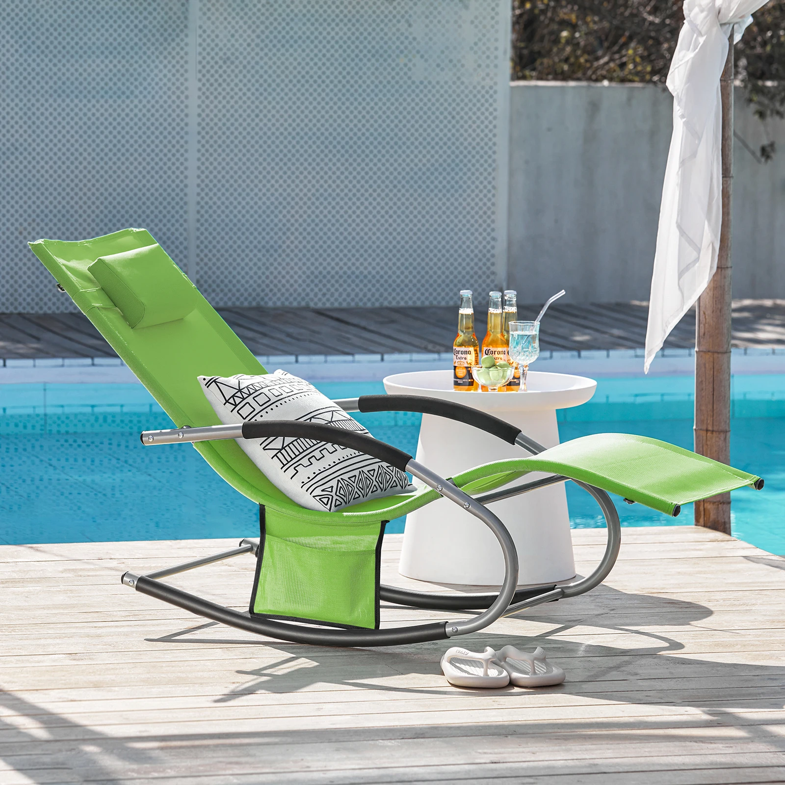 SoBuy OGS28 Sonnenliege Gartenliege wetterfest Liegestuhl Schaukelstuhl mit Kopfkissen Outdoor Terrasse Balkon Camping bis 150kg – Detail 16