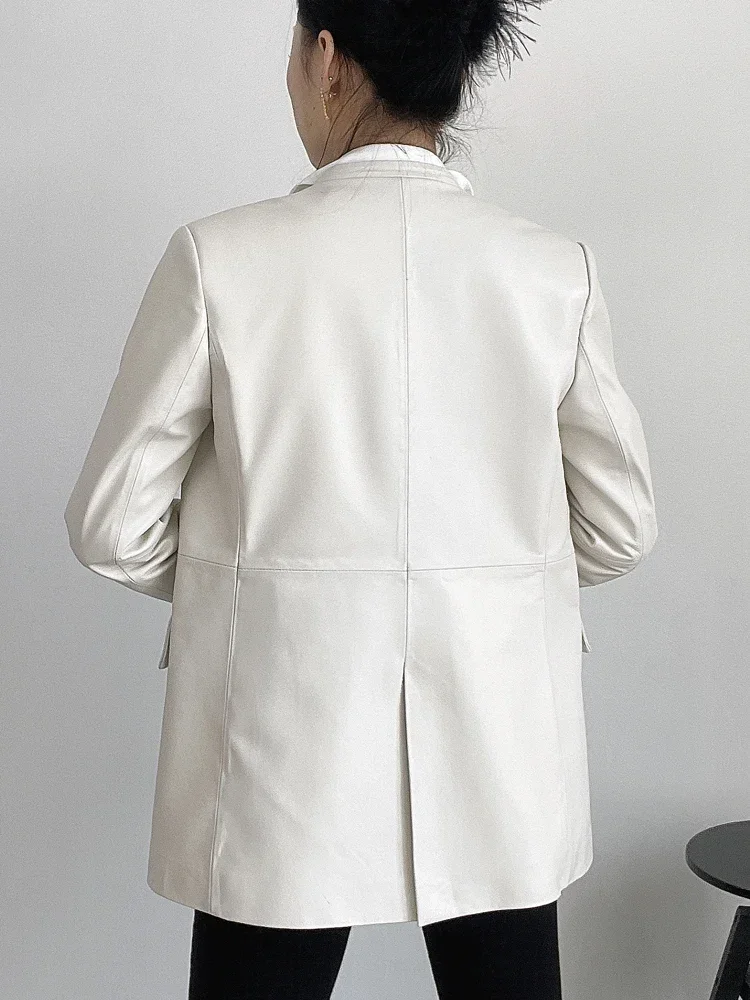 Tajeyane-Chaqueta de piel auténtica para mujer, abrigo elegante de piel de oveja auténtica, con cuello en V, color blanco