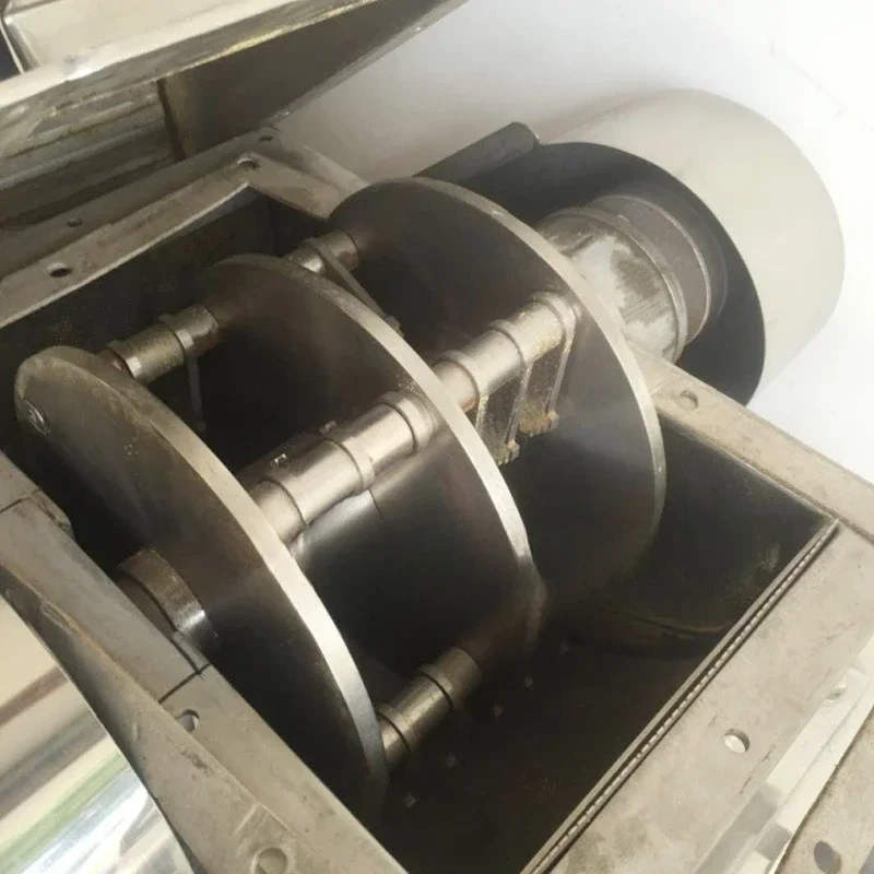 High efficiency feed crusher