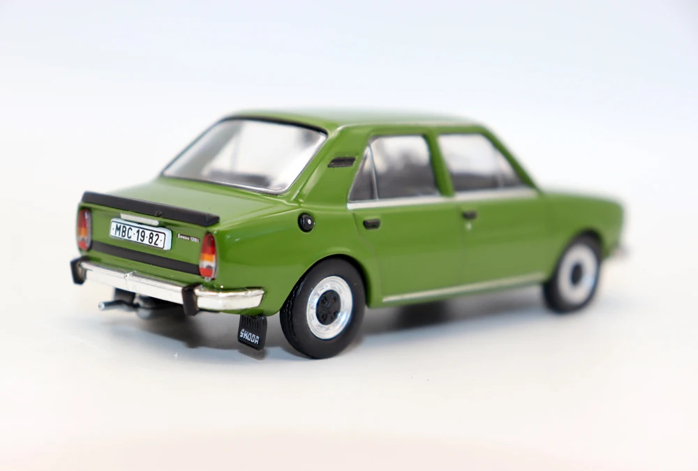 Baru Abrex 1:43 Skala Model Mobil SKOO-DA 120L 1982 Diecast Model Mobil untuk Koleksi Hadiah