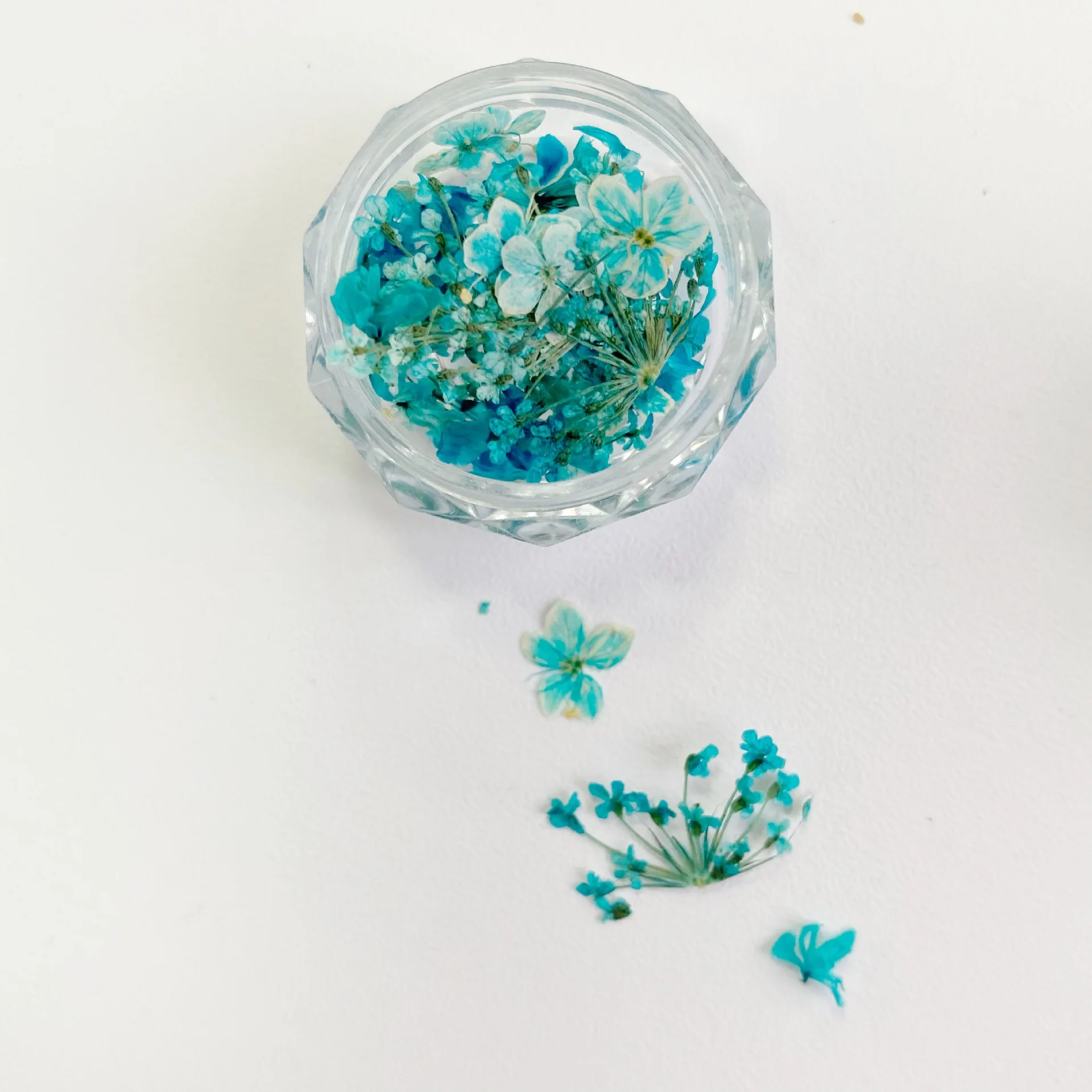 1 stücke Kleine Gebrochene Blumen Nagel Trockene Blumen Wette Blumen DIY Telefon Fall Kerze Tropf Kleber Kreative Geschenk Nagel dekorative