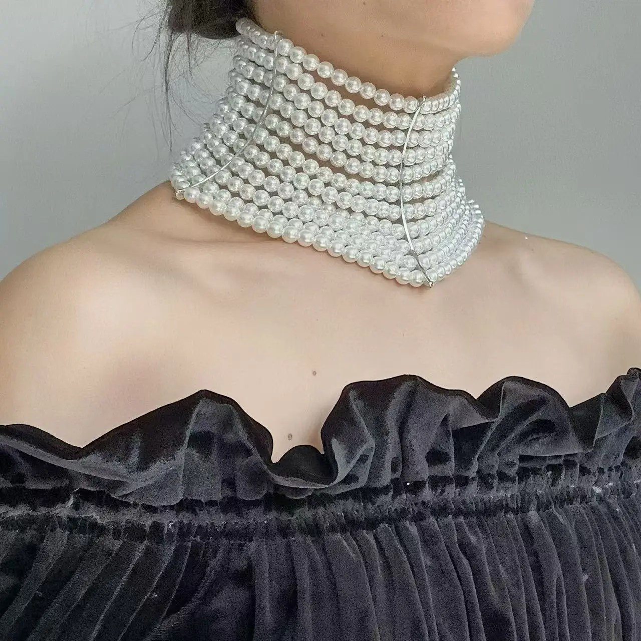 

2025 новое европейское и американское преувеличенное многослойное жемчужное сексуальное короткое ожерелье, модное ожерелье, женское свадебное ожерелье невесты