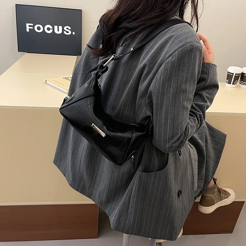 

Fashion Forward Women Tote Bag Leather Crossbody Bag Elegant Shoulder Bag For Ladies Vintage Classic Style