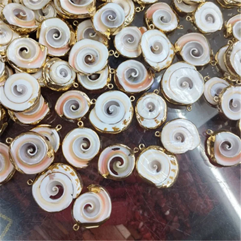 10PCS Sea Shell Golden Pendants Mother Of Pearl Charms Size 20-25MM Round SHAPES  NECKLACE DROPS GOOD QUALITY  FOR BEACH  COLLEC