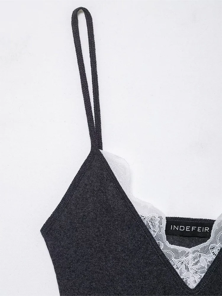 HH الصيف المرأة الجديدة أنيقة تنوعا حبال أكمام الخامس الرقبة الأعلى الإناث مثير عارية الذراعين الدانتيل الديكور الصلبة محبوك البنطال القصير