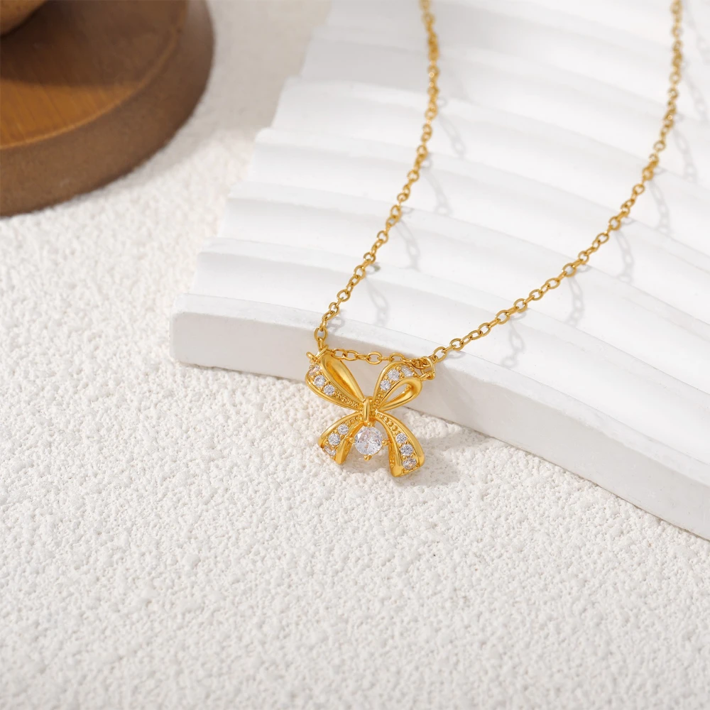 الفاخرة مطلية بالذهب الفولاذ المقاوم للصدأ فراشة Bowknot تشيكوسلوفاكيا الزركون قلادة قلادة مقاوم للماء هدية حفلة للنساء