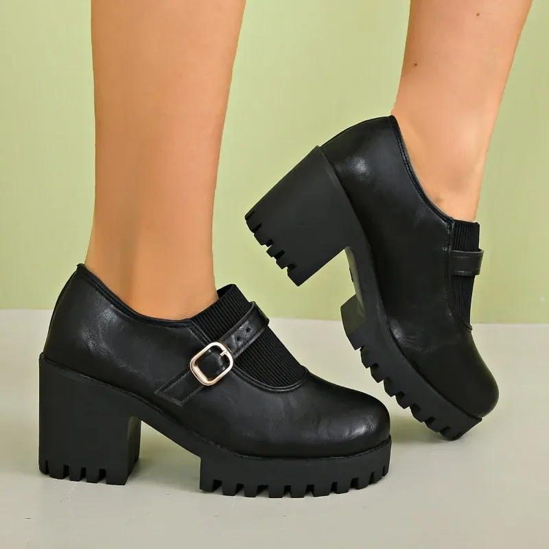 女性用レトロハイヒール,カジュアルパンプス,丸いつま先,厚手のヒール,プラットフォーム,女性用アウトドアシューズ,ローマ,ラージサイズ,2024