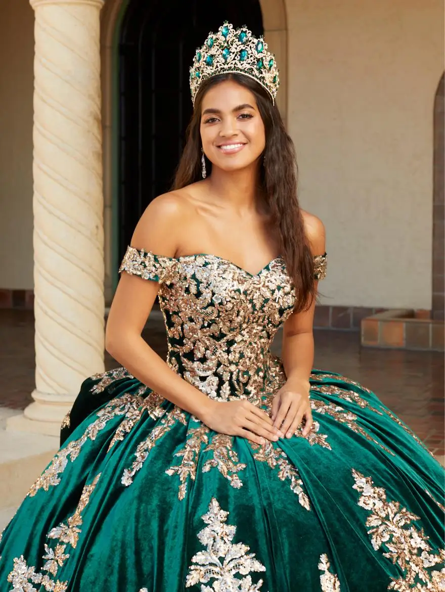 Customized Dark Green Quinceanera Dress 2023 Ball Gown Appliques Embroidery Sweet 15 16 Birthday Party Formal Wear YQD153