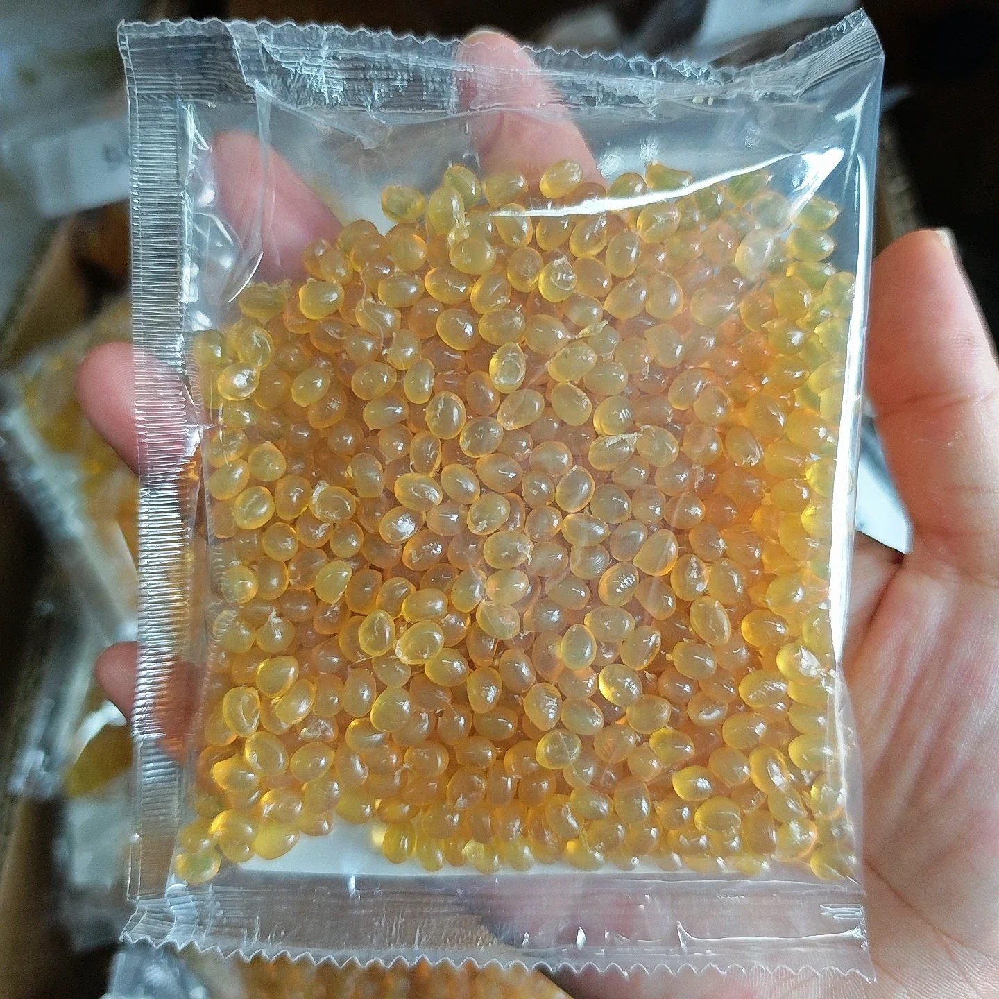 Żółty żel keratynowy w granulkach do włosów, narzędzie do nakładania, 100g/200g, profesjonalny sprzęt fryzjerski do użytku w salonie.